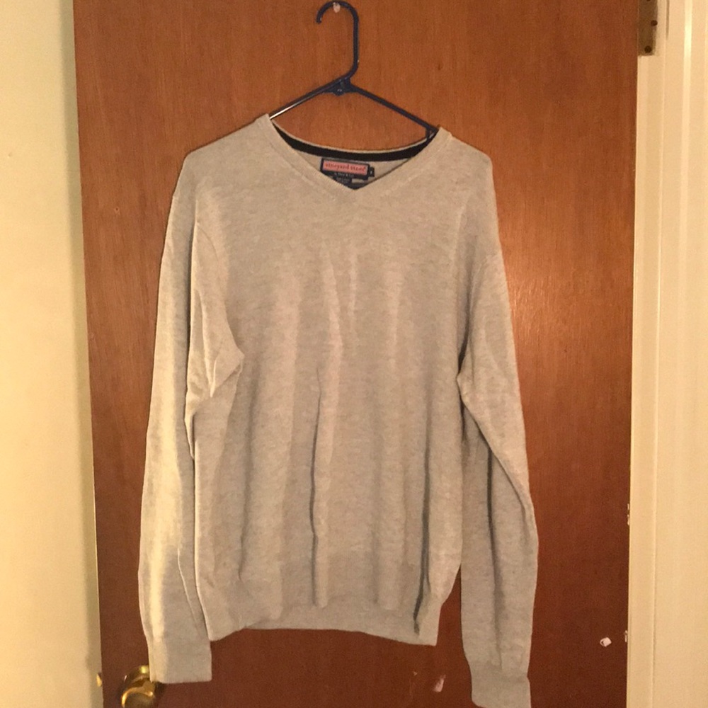 Vineyard Vines V Neck sweater
